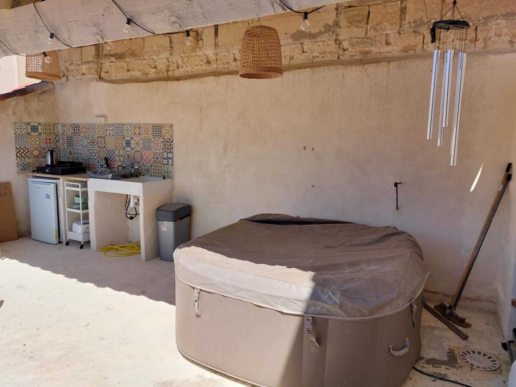 Maison Intra Muros, Terrasses Avec Vue Jaccuzzi Et Garage Авиньон Номер фото